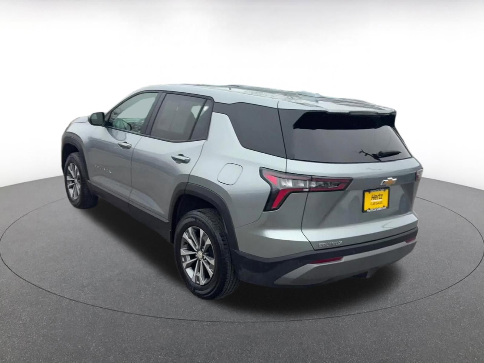 Used 2025 Chevrolet Equinox LT FWD image 11