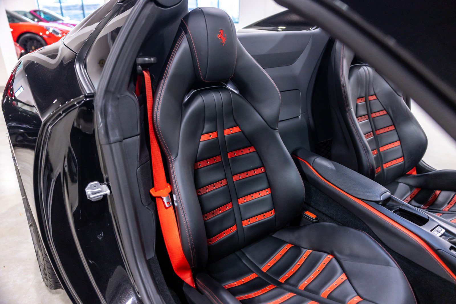 Used 2021 Ferrari 812 GTS RWD image 30