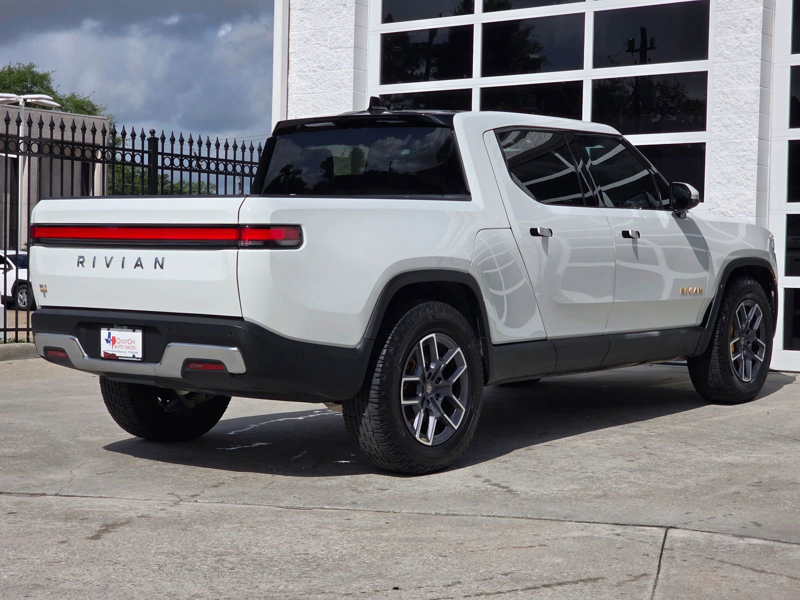 Used 2022 Rivian R1T Launch Edition AWD/4WD image 4