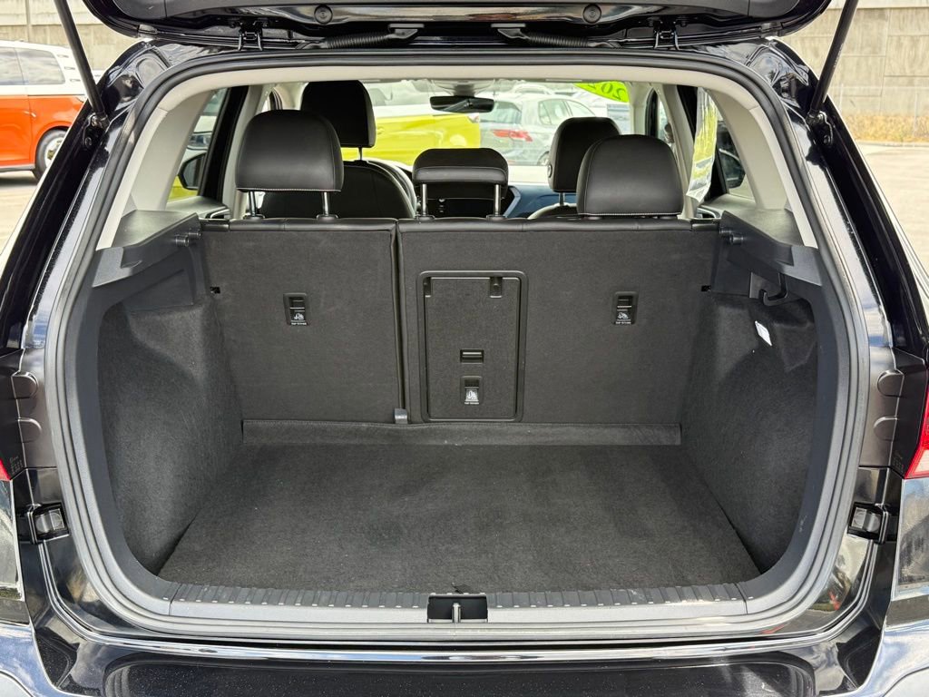 Used 2024 Volkswagen Taos SE image 8