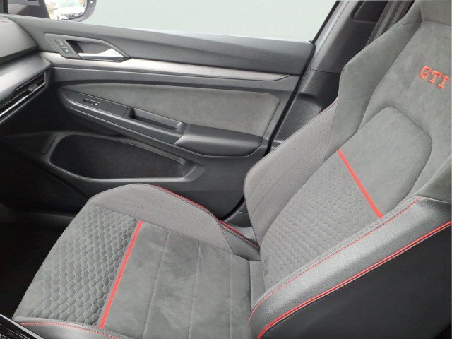 Certified 2025 Volkswagen GTI SE FWD image 17