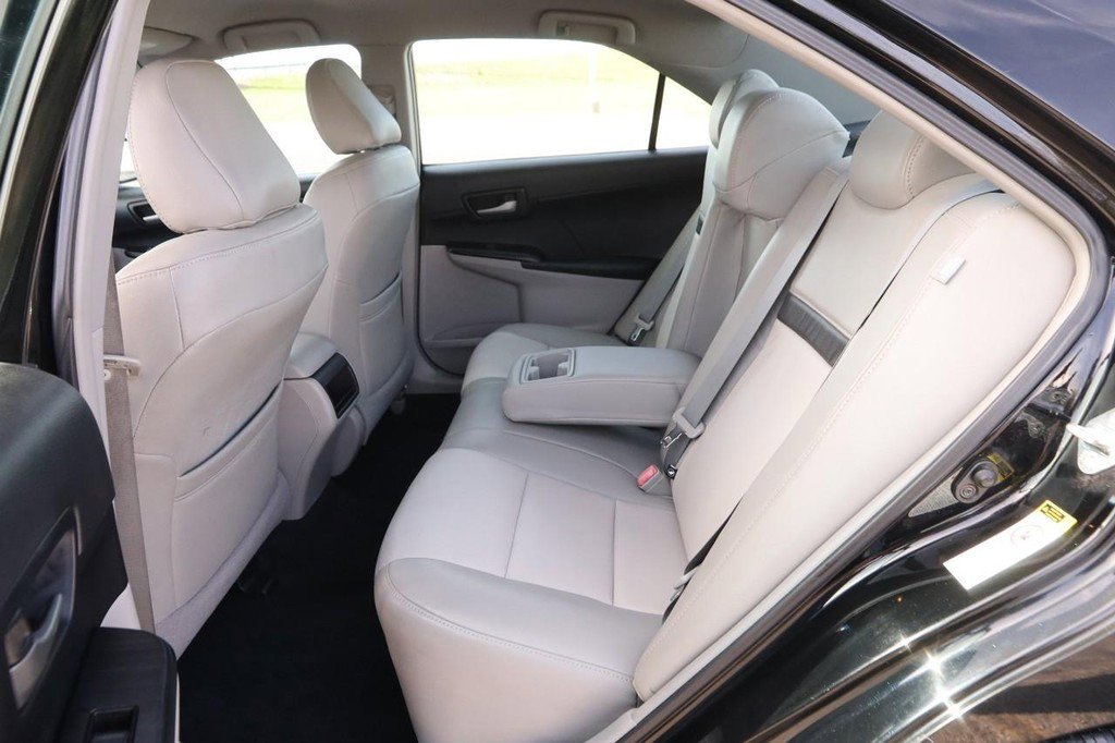 Used 2012 Toyota Camry LE image 9