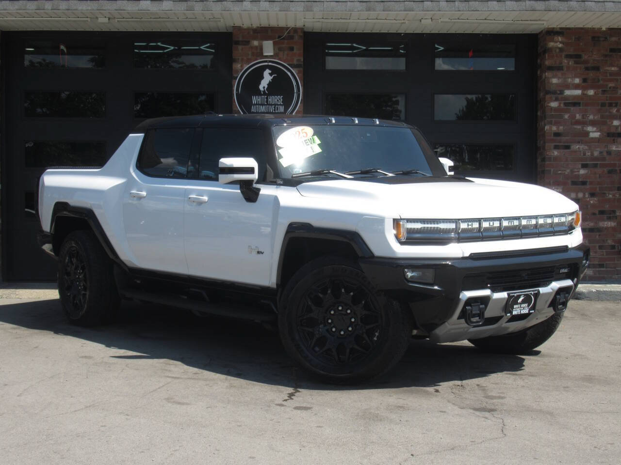 Used 2025 GMC Hummer EV 2X AWD/4WD image 2