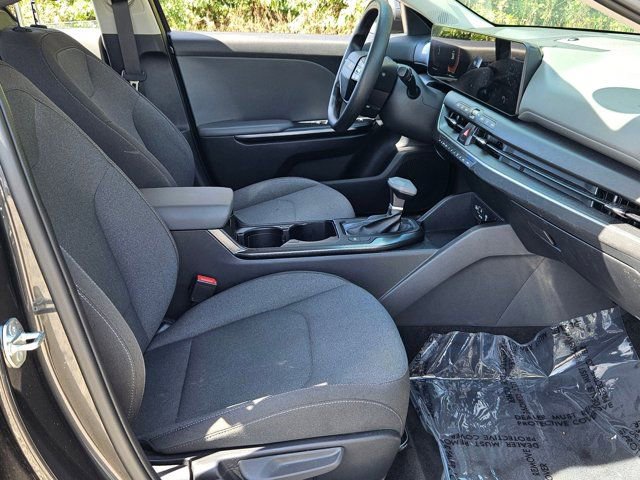 Used 2025 Kia K4 LXS image 31