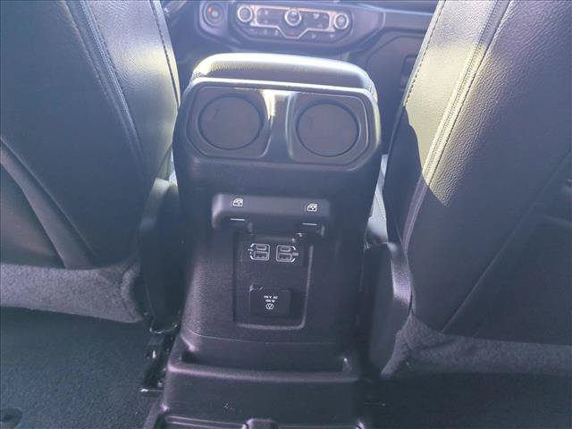 Used 2020 Jeep Wrangler Unlimited Sahara AWD/4WD image 17