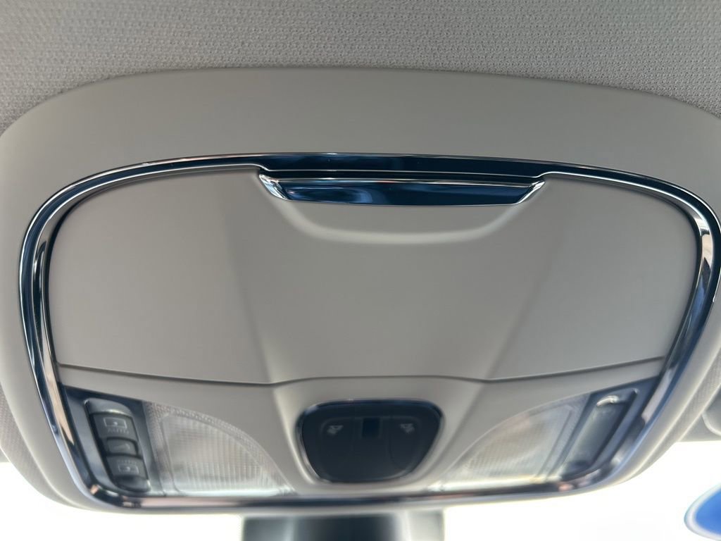 Used 2019 Jeep Cherokee Limited image 29