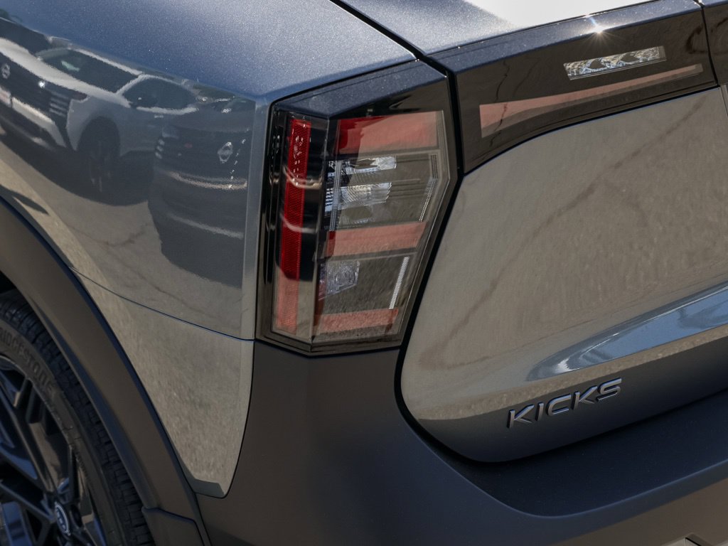 New 2026 Nissan Kicks SR FWD image 8