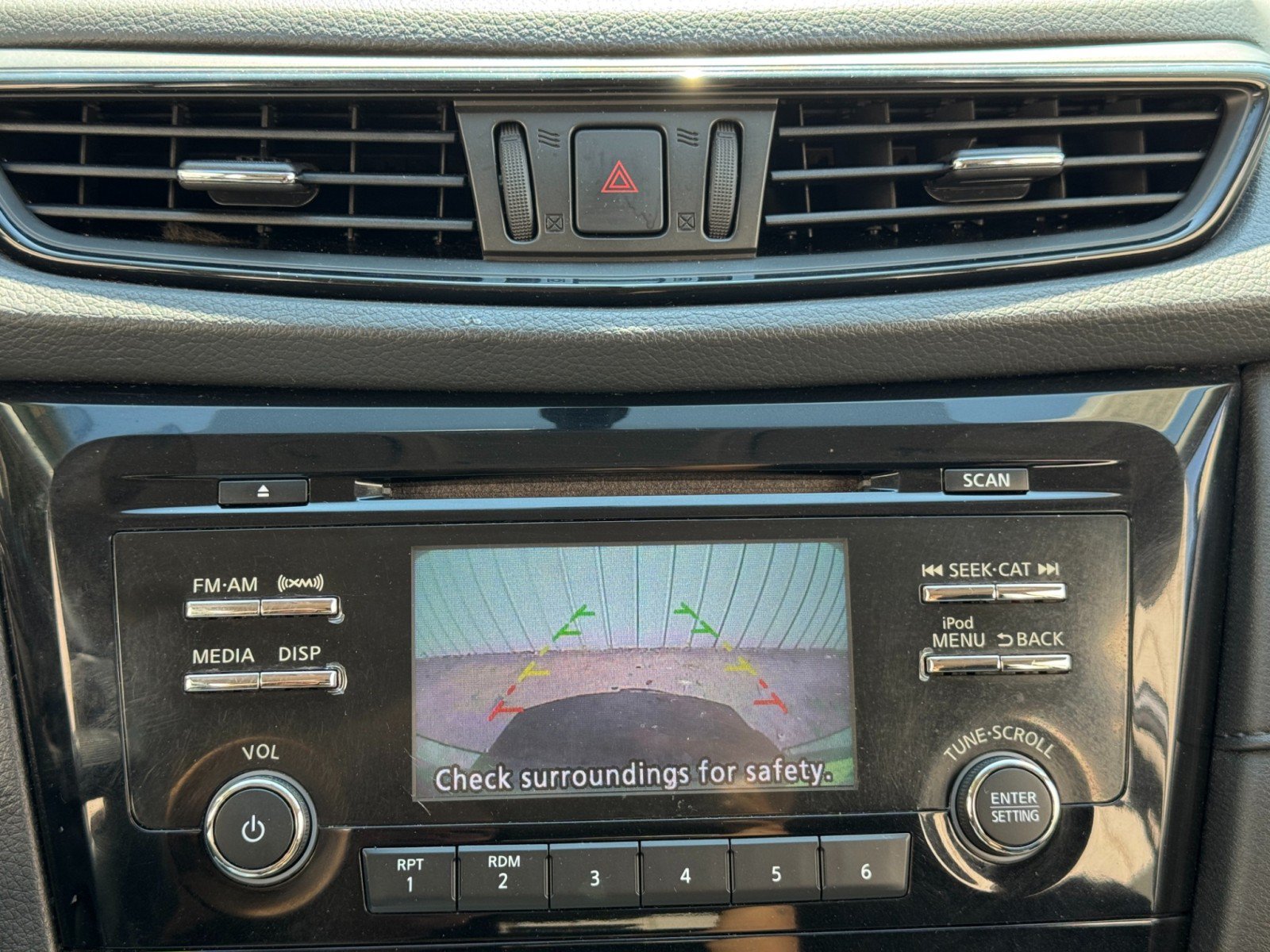 Used 2017 Nissan Rogue SV FWD image 23