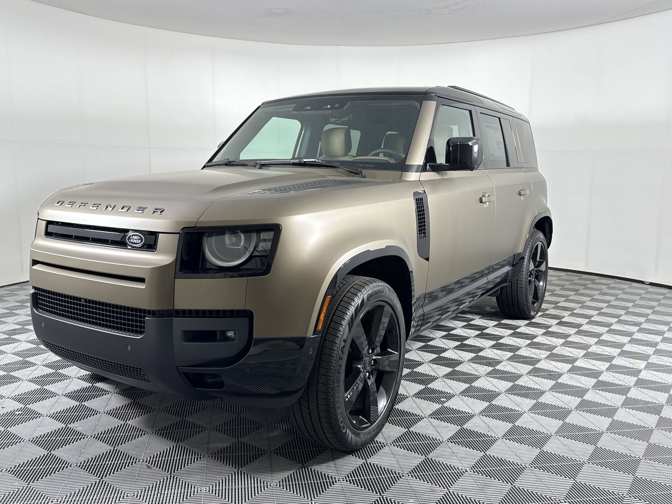 New 2026 Land Rover Defender 110 X-Dynamic SE AWD/4WD image 1