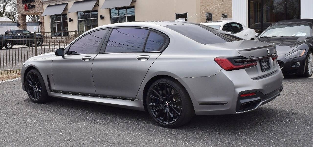 Used 2022 BMW M760i xDrive w/ Luxury Rear Seating Package image 9