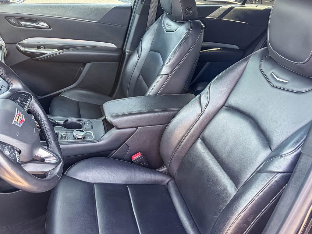 Used 2020 Cadillac XT4 Premium Luxury image 38