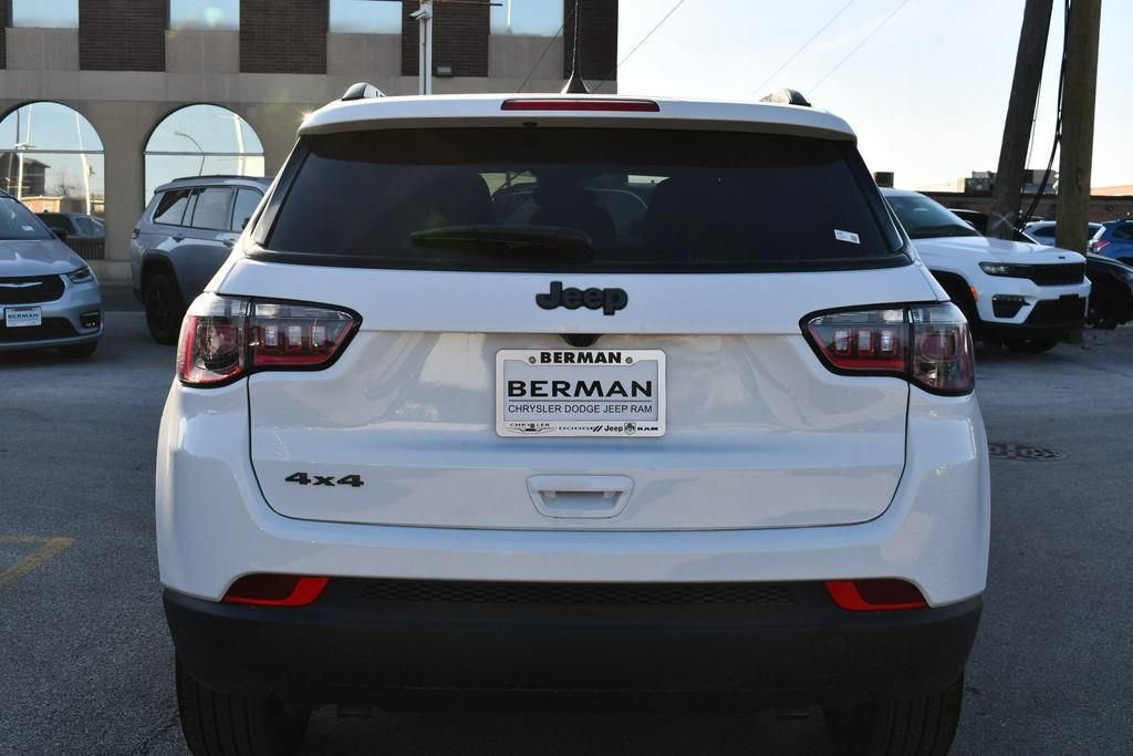 Certified 2026 Jeep Compass Latitude AWD/4WD image 7