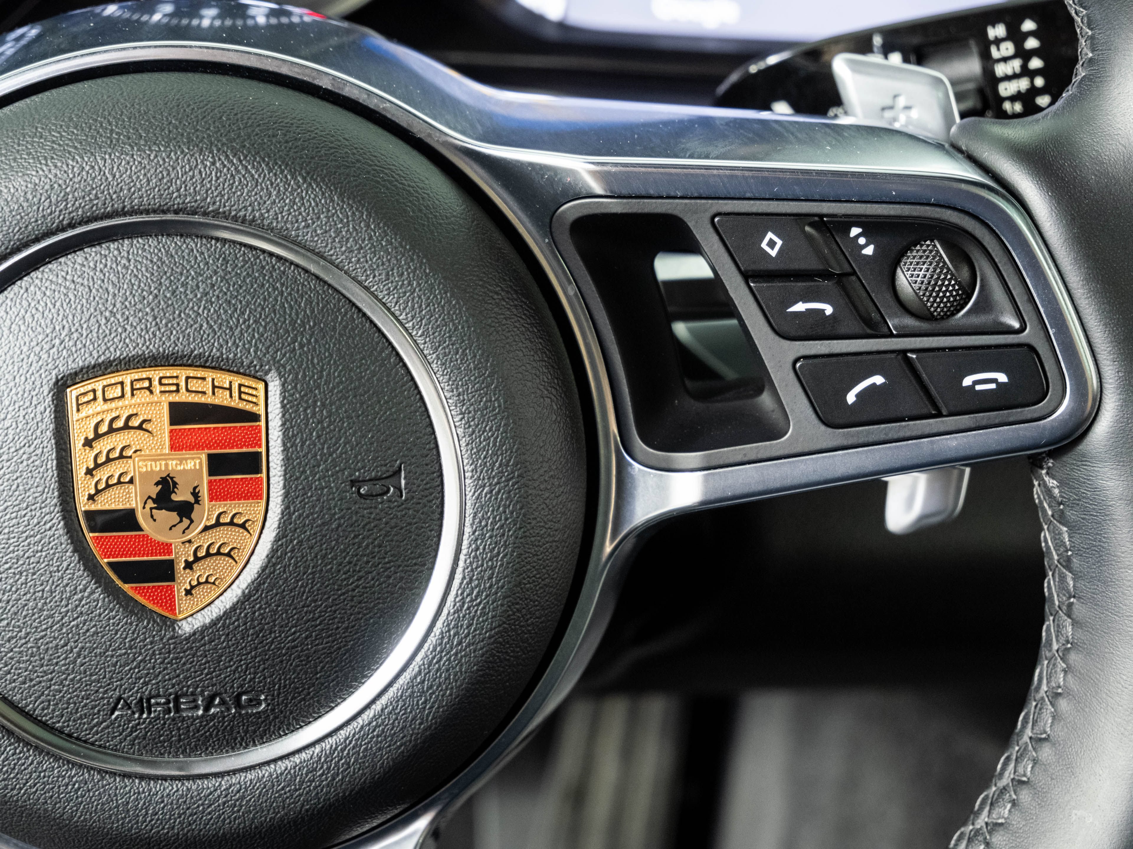 Used 2019 Porsche Panamera 4 AWD/4WD image 11