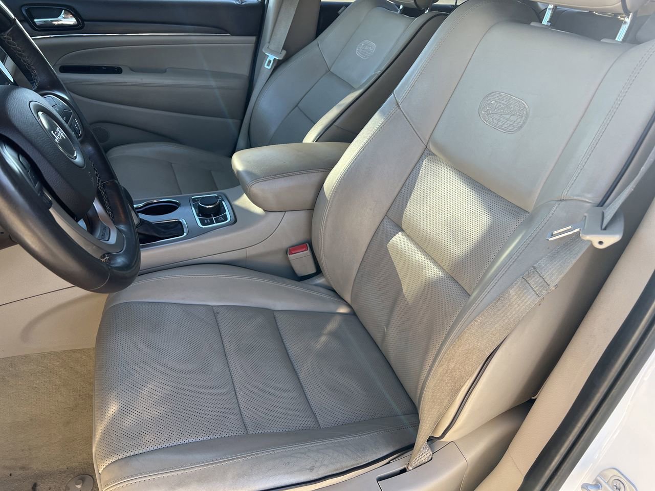 Used 2020 Jeep Grand Cherokee Overland image 29