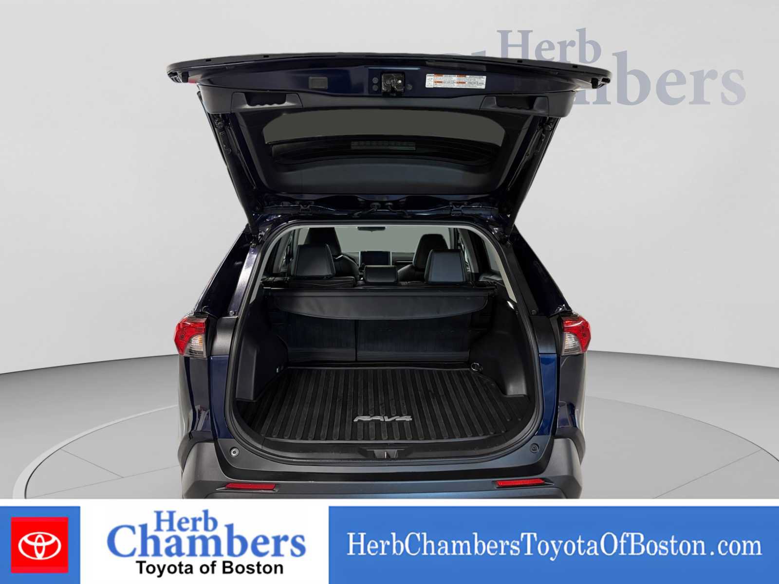 Used 2024 Toyota RAV4 XLE Premium w/ Weather Package AWD/4WD image 4