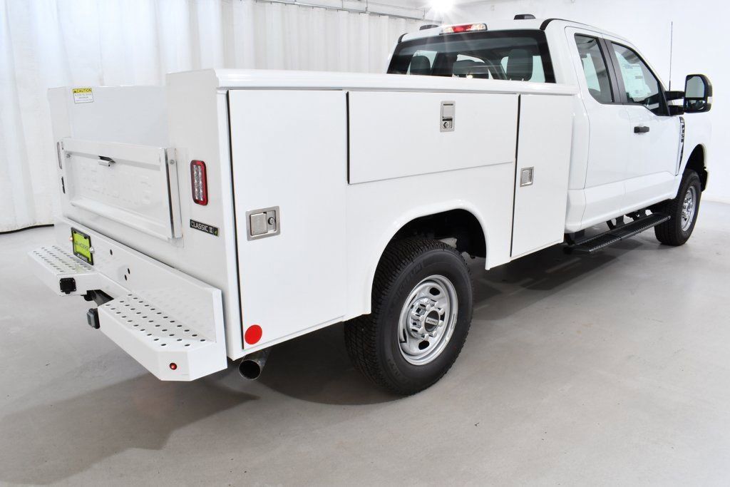 New 2025 Ford F350 XL w/ XL Chrome Package AWD/4WD image 11