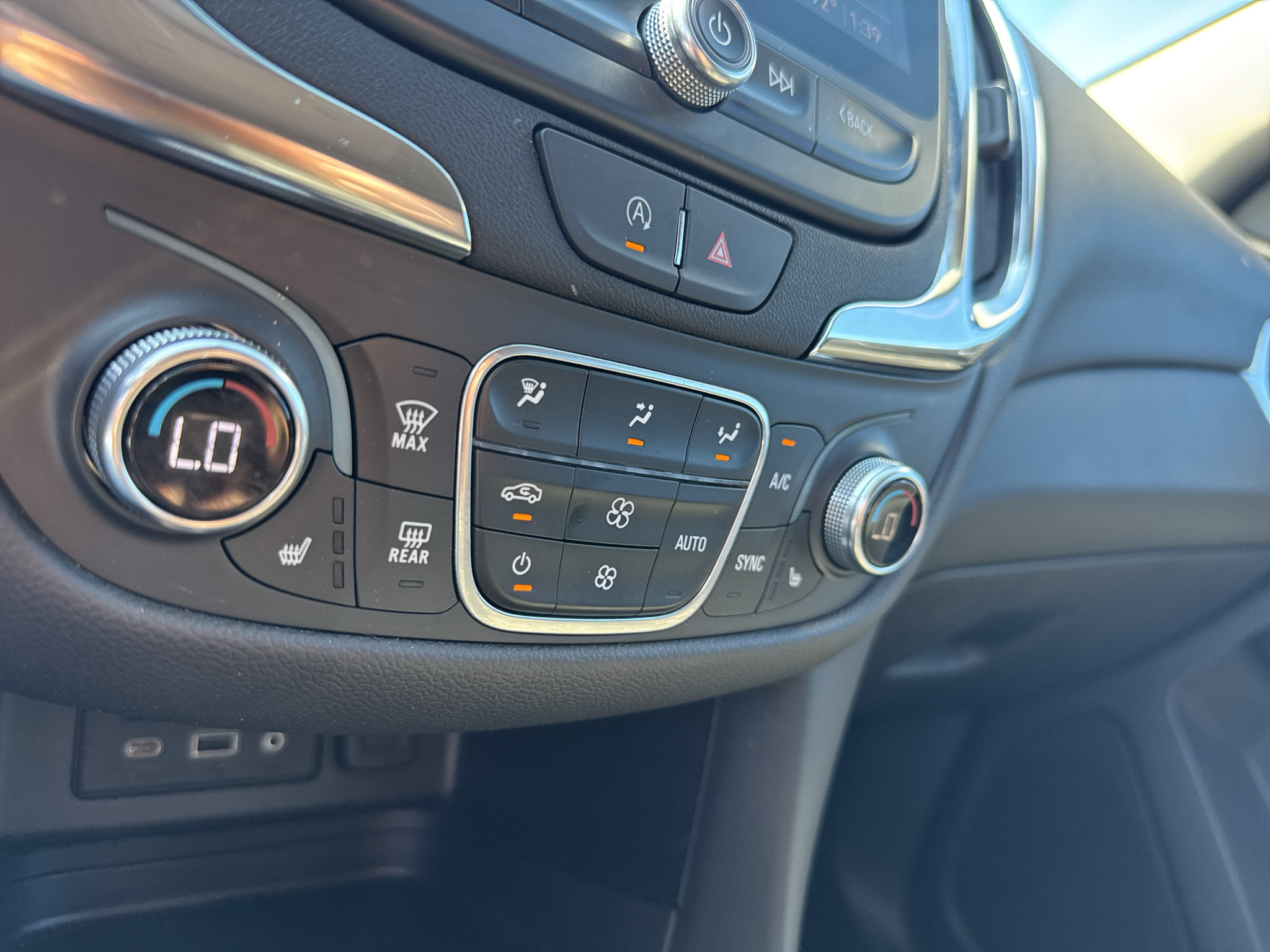 Used 2024 Chevrolet Equinox LT FWD image 13