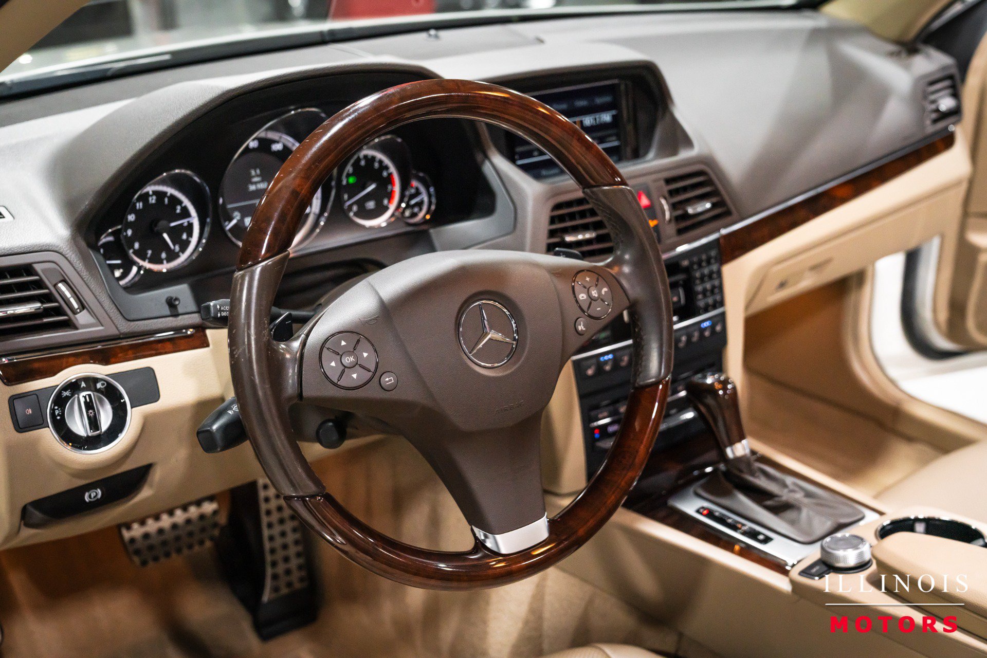 Used 2011 Mercedes-Benz E 550 Cabriolet image 21