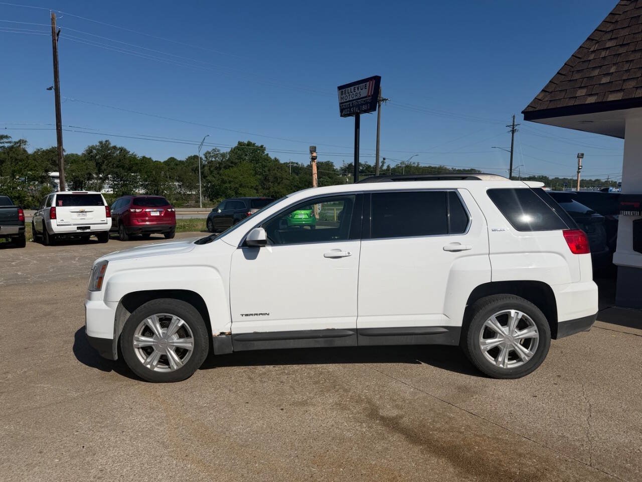 Used 2017 GMC Terrain SLE w/ Convenience Package AWD/4WD image 4