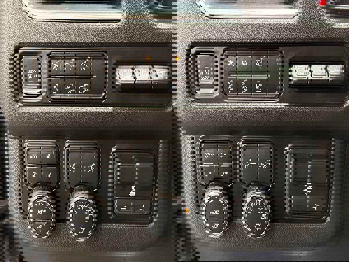 Used 2024 Chevrolet Tahoe High Country image 28