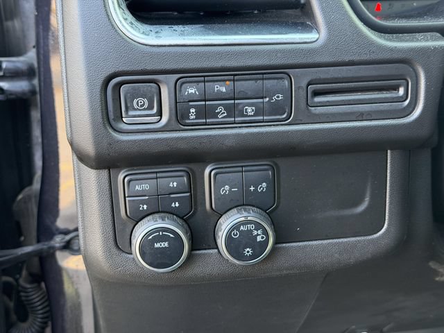 Used 2022 Chevrolet Suburban Z71 w/ Luxury Package AWD/4WD image 7