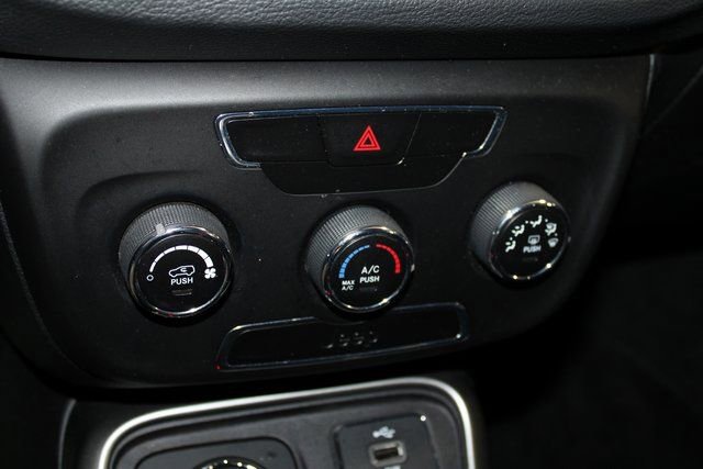 Used 2018 Jeep Compass Latitude image 12