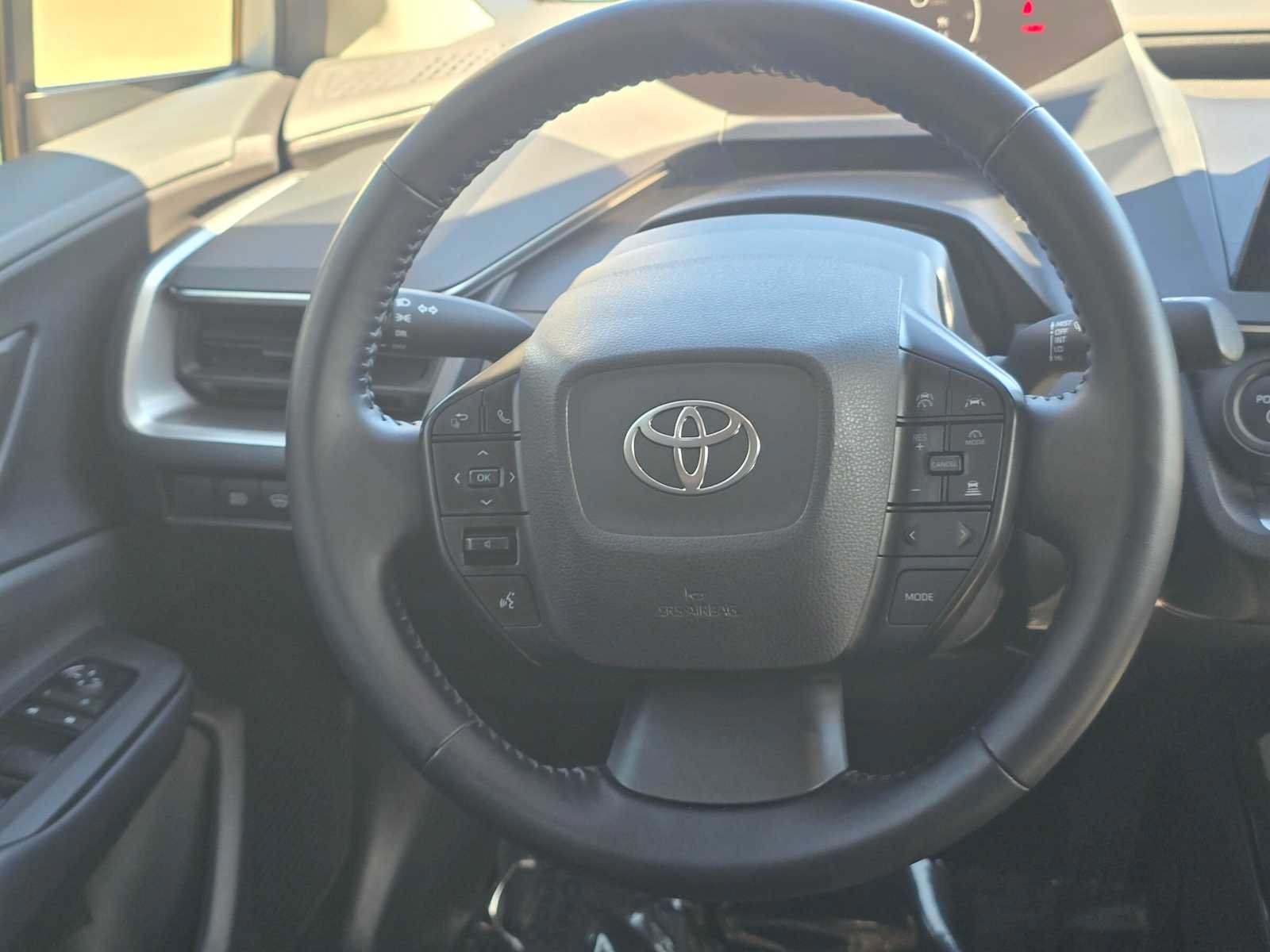 Certified 2025 Toyota Prius LE FWD image 19