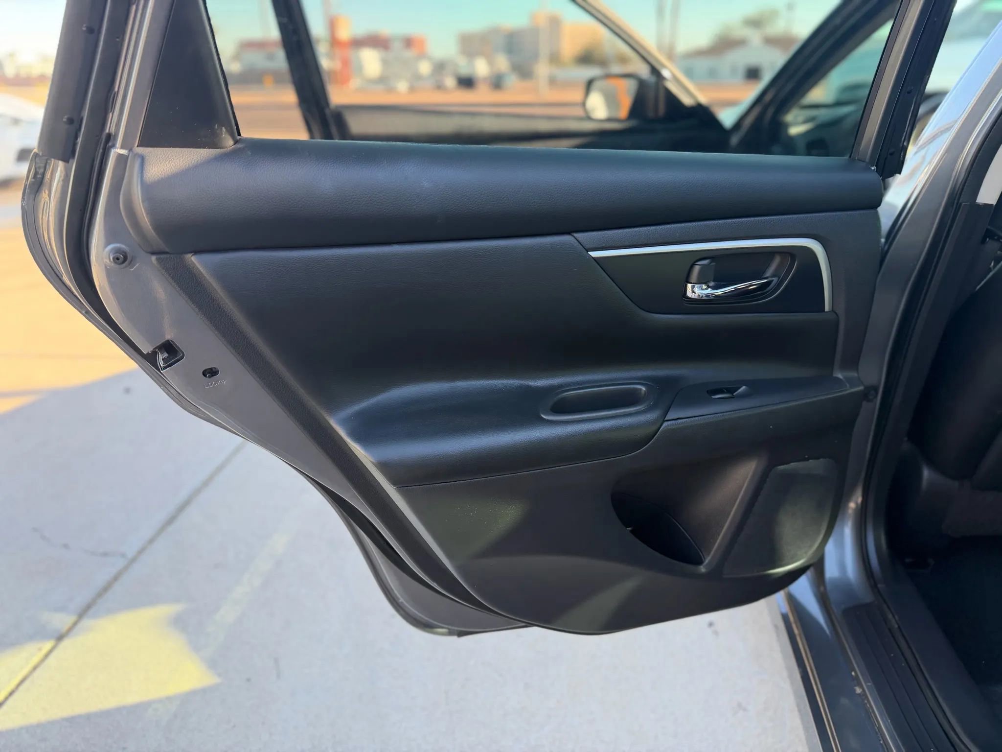 Used 2018 Nissan Altima 2.5 SR w/ SR Midnight Edition image 12