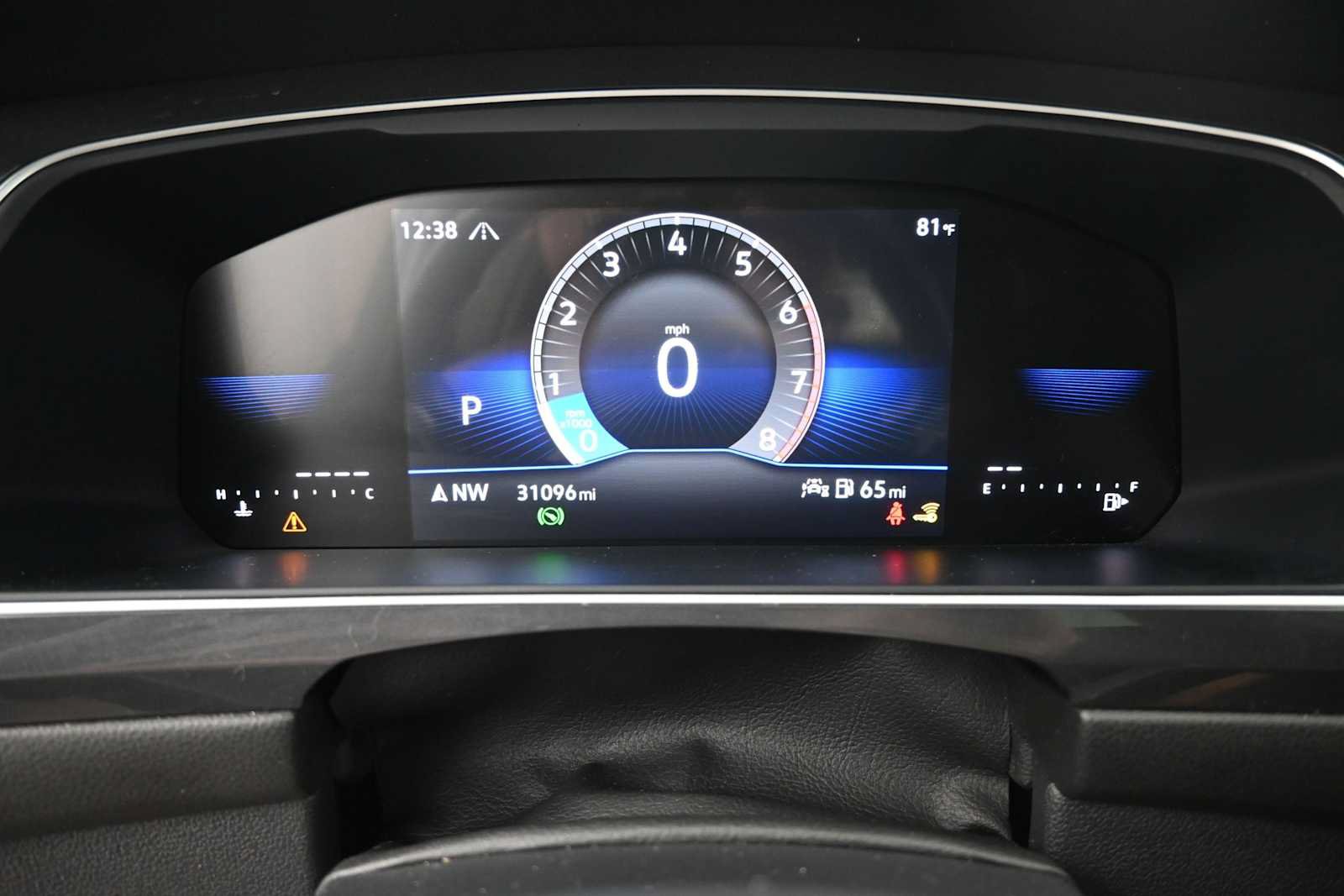 Used 2024 Volkswagen Tiguan SE w/ Panoramic Sunroof Package AWD/4WD image 7