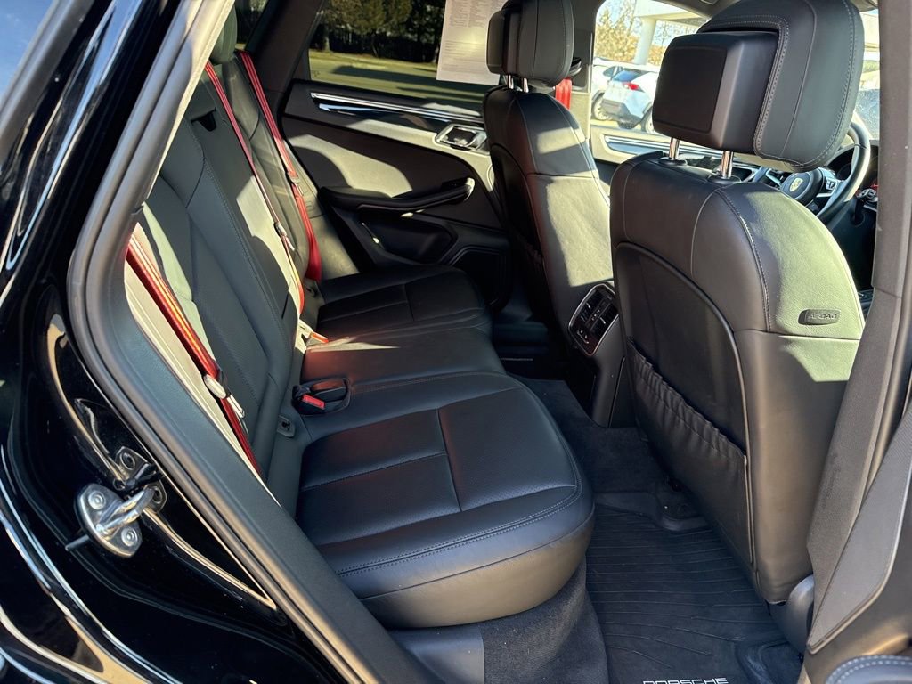 Used 2016 Porsche Macan S image 16