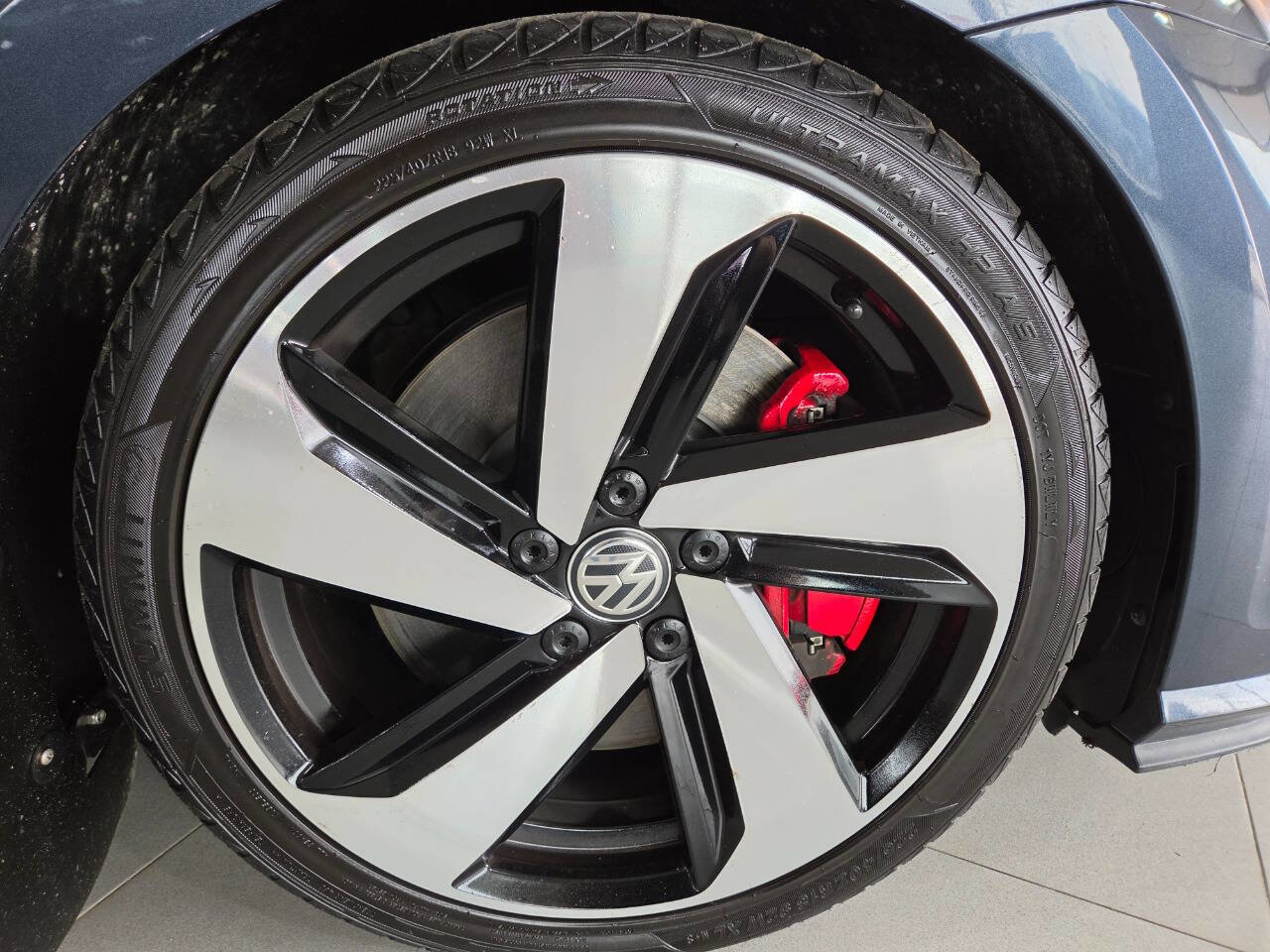 Used 2020 Volkswagen GTI S image 8