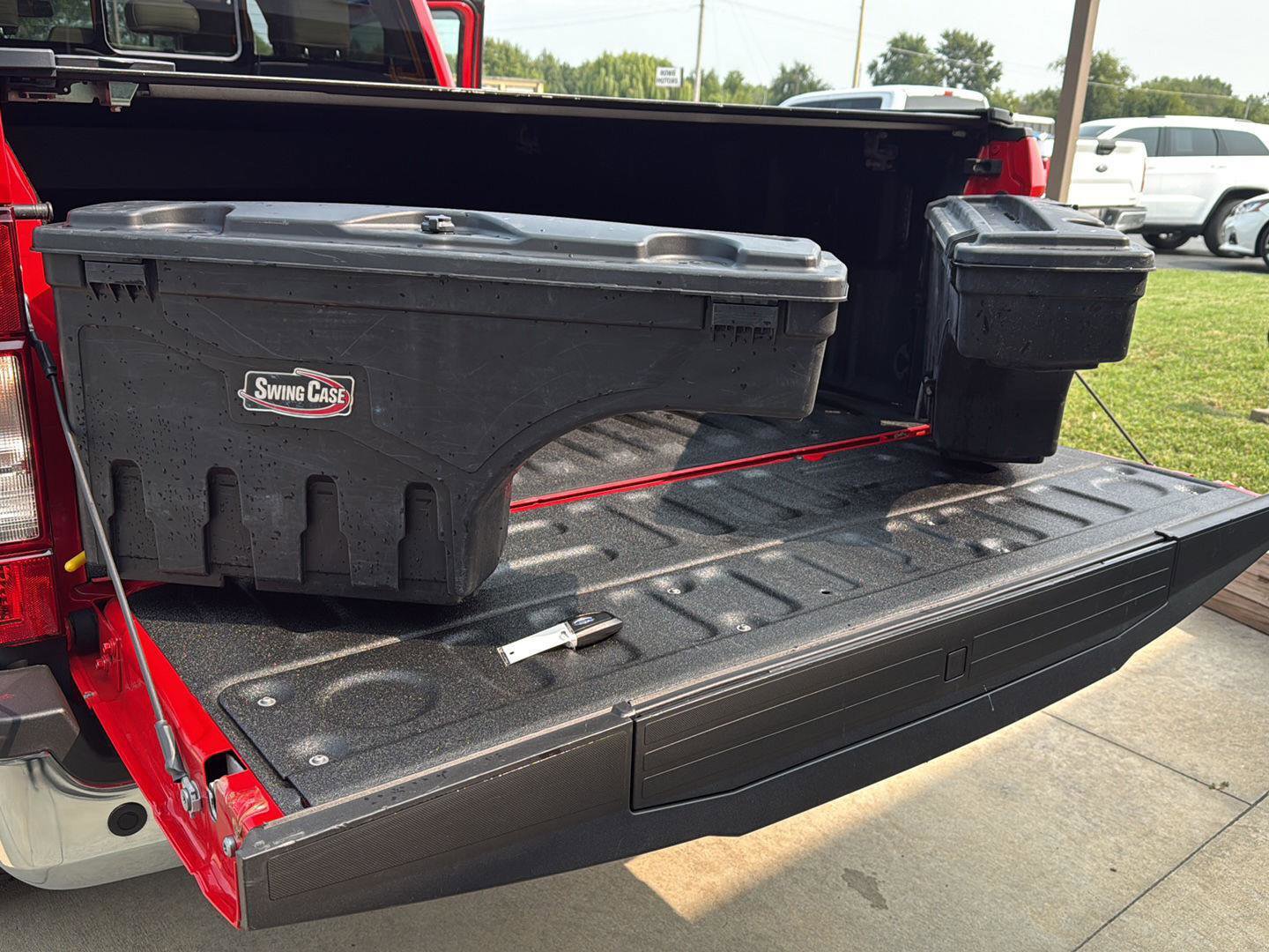 Used 2021 Ford F250 Lariat w/ Tremor Off-Road Package image 24