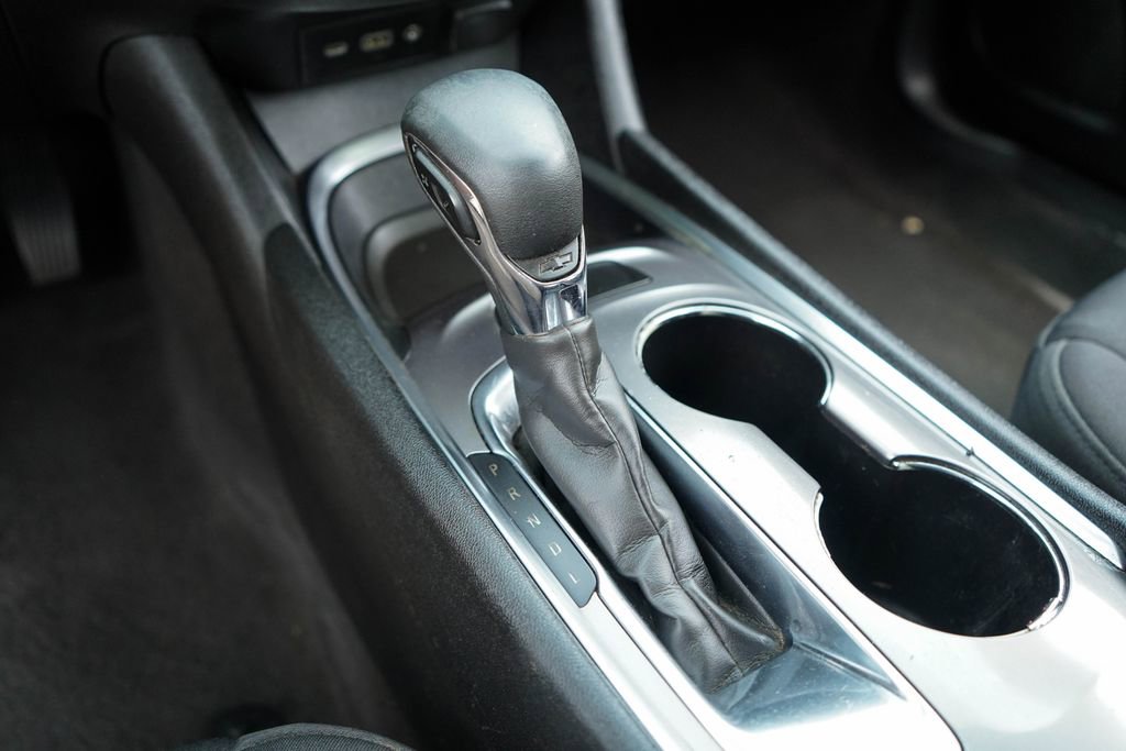 Used 2021 Chevrolet Malibu LT FWD image 31