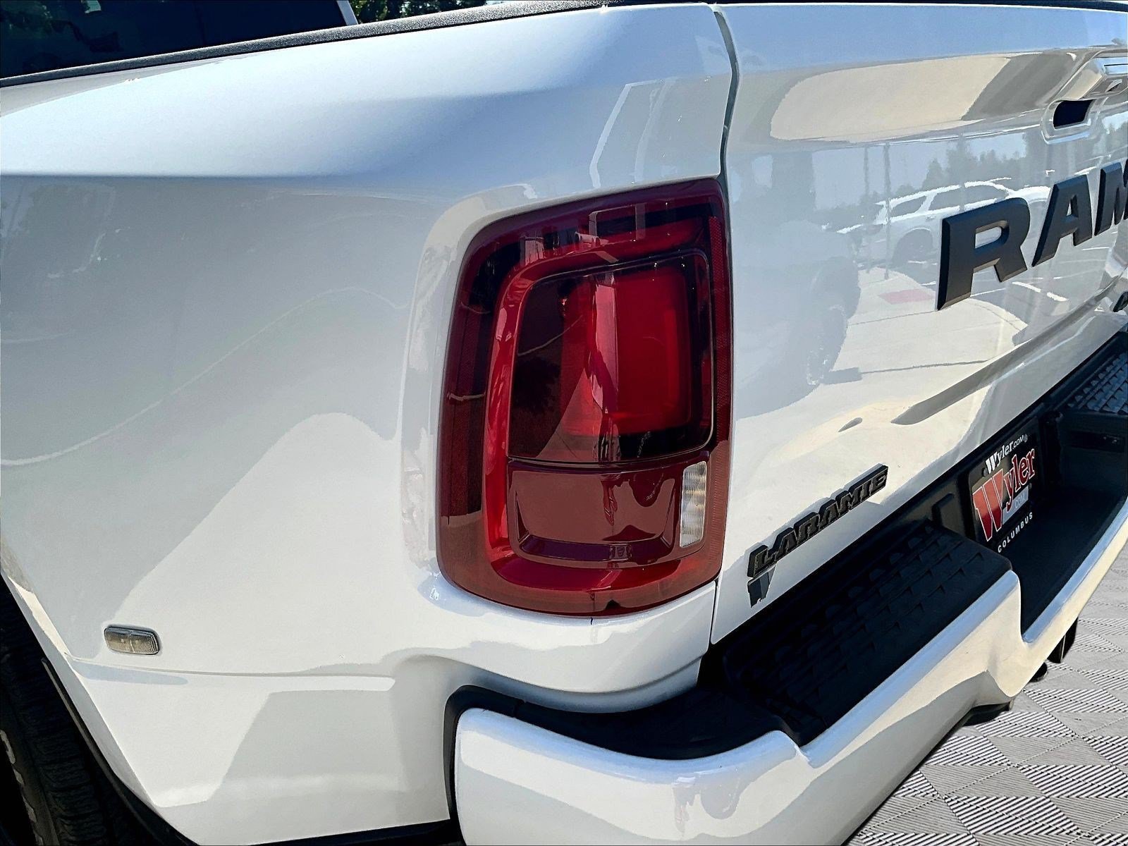 New 2027 RAM 3500 Laramie AWD/4WD image 7
