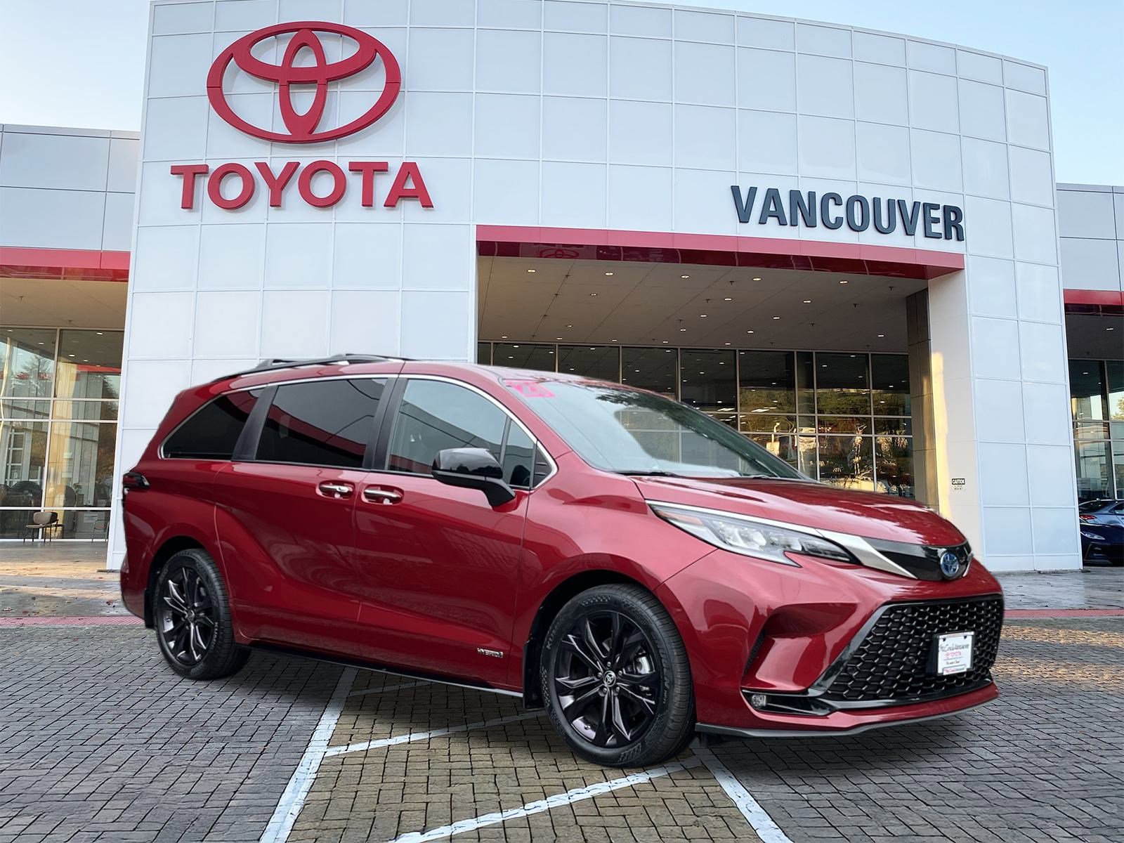 Certified 2021 Toyota Sienna XSE 360° Tour