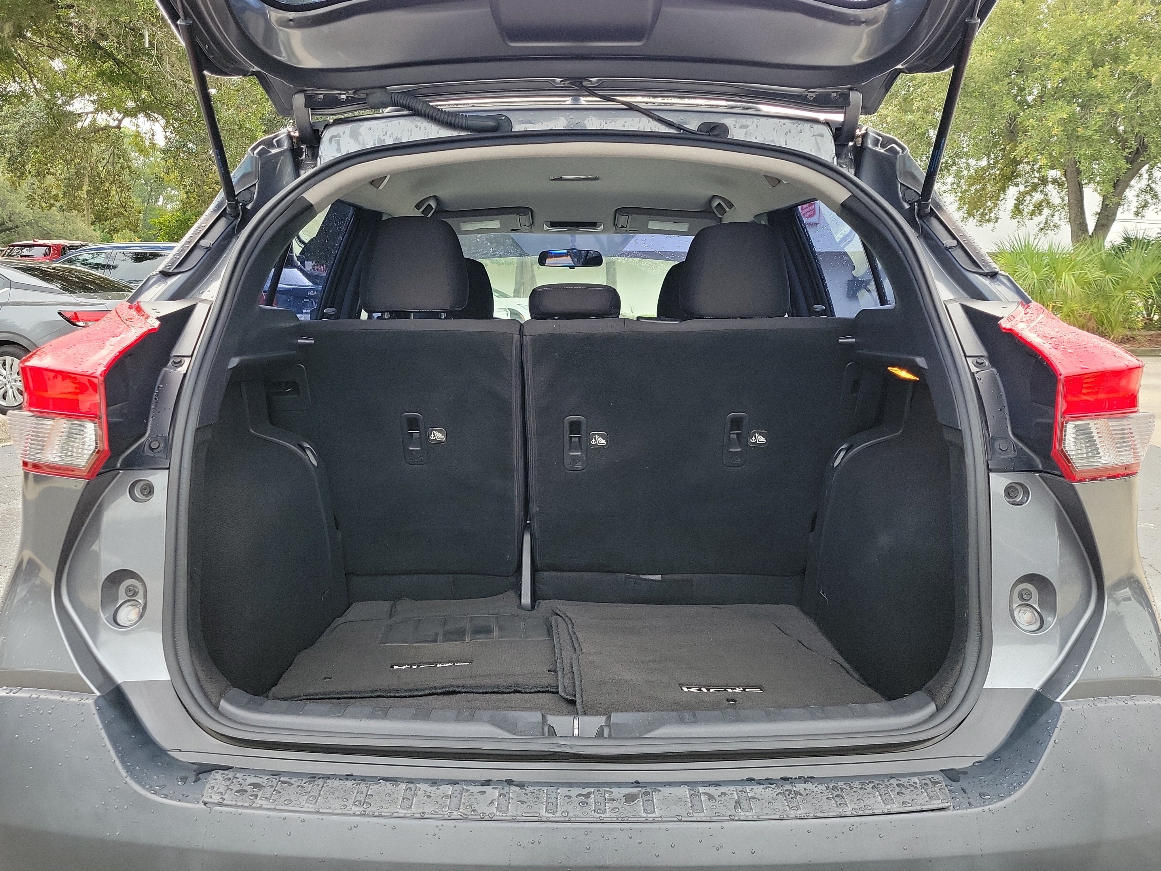 Used 2019 Nissan Kicks SV w/ Exterior Package FWD image 10