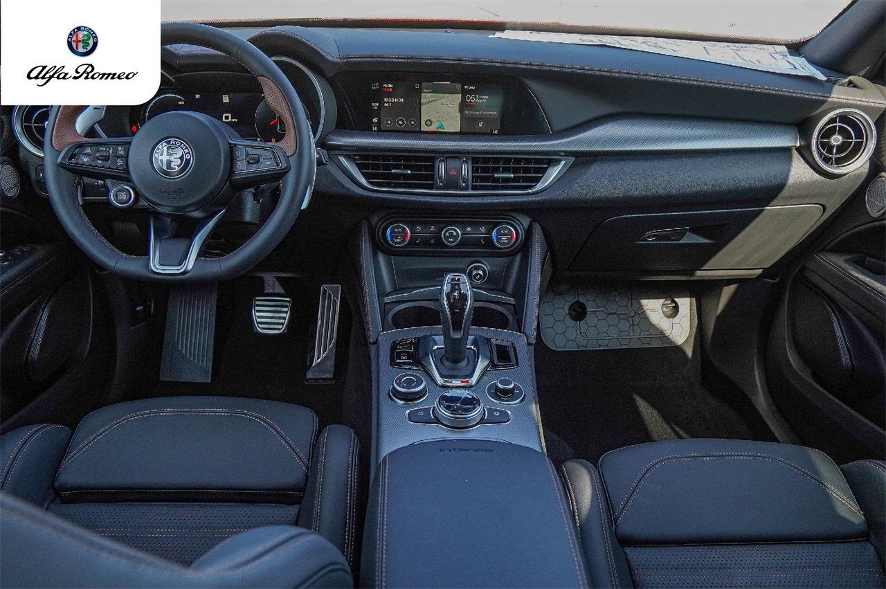 New 2025 Alfa Romeo Stelvio Sprint image 21