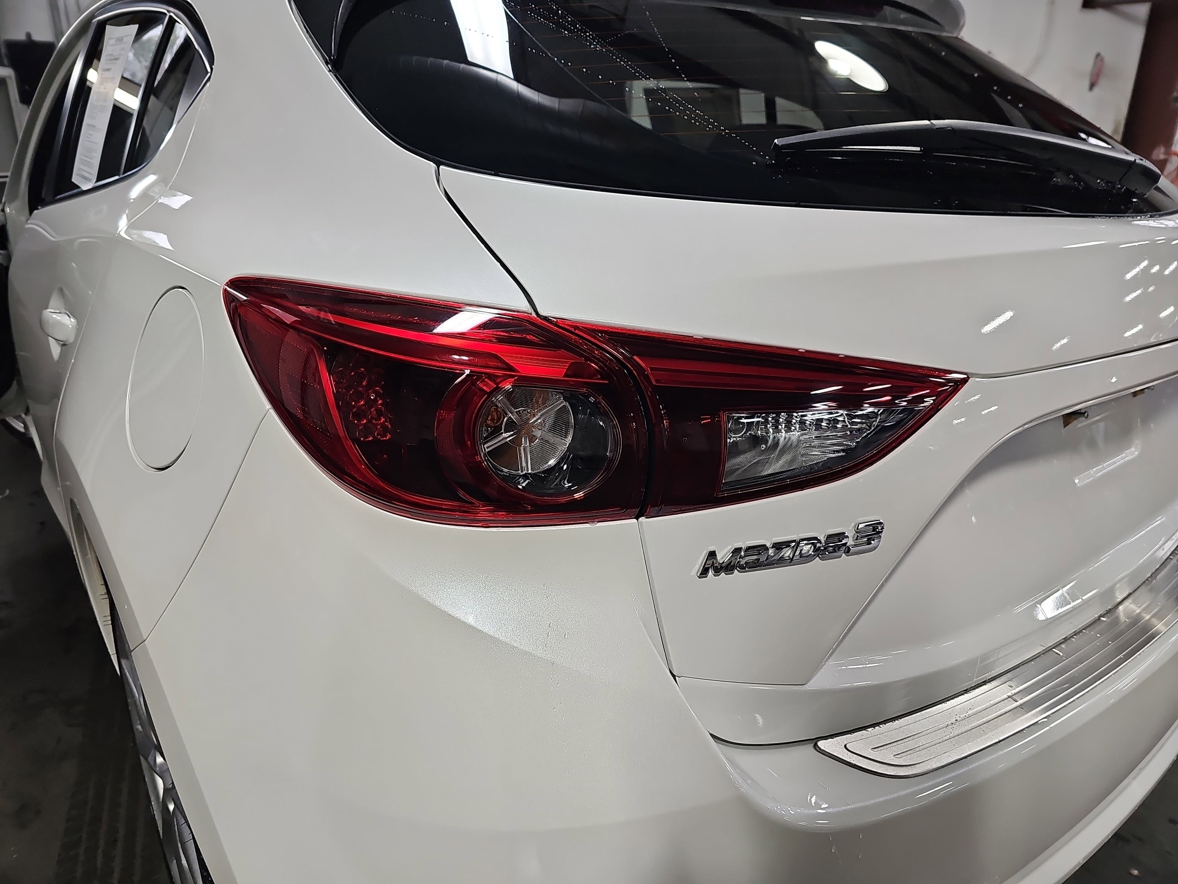 Used 2017 MAZDA MAZDA3 Grand Touring w/ Premium Equipment Package image 35