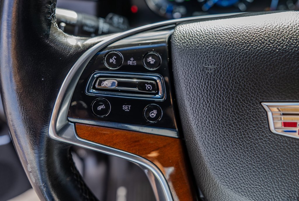 Used 2016 Cadillac Escalade Luxury image 16