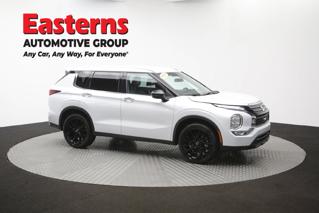 Used 2023 Mitsubishi Outlander SE Black Edition AWD/4WD image 50
