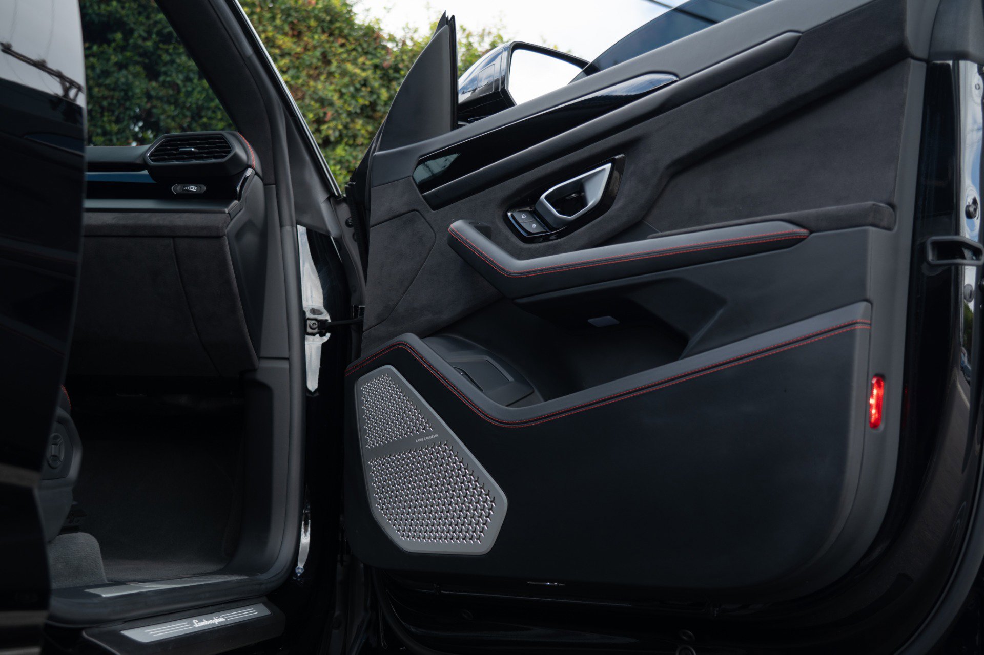 Used 2024 Lamborghini Urus S image 31