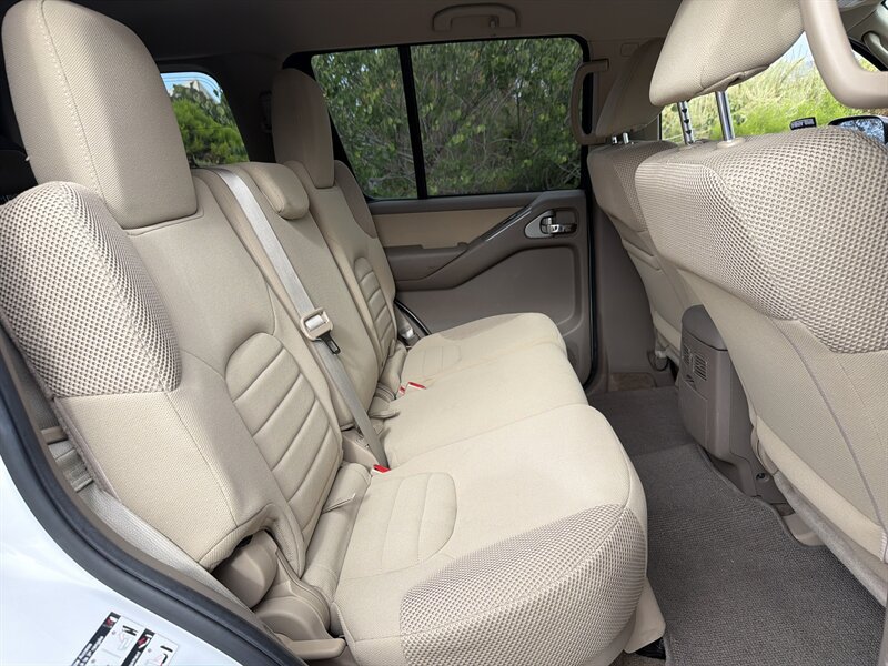 Used 2012 Nissan Pathfinder S RWD image 17