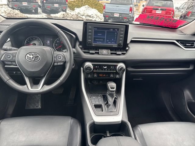 Used 2022 Toyota RAV4 XLE Premium image 23
