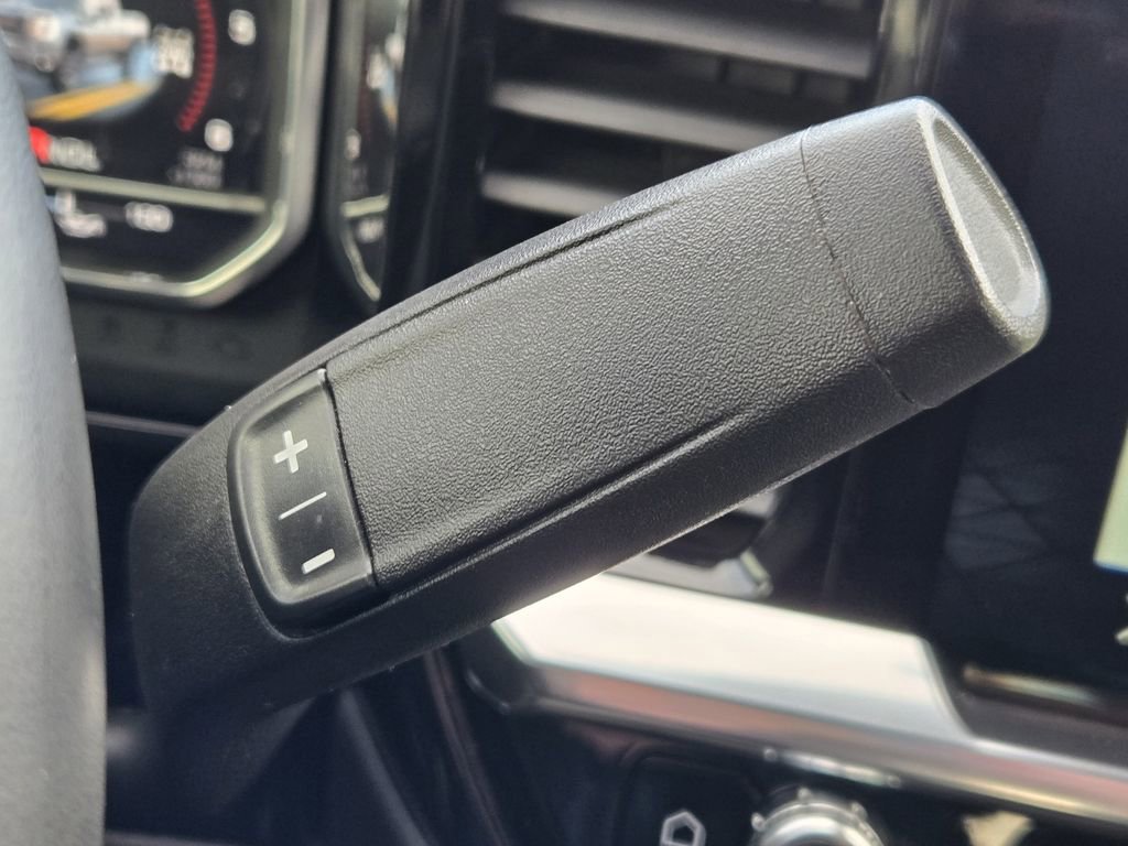 Used 2025 GMC Sierra 3500 SLT w/ SLT Convenience Package image 33