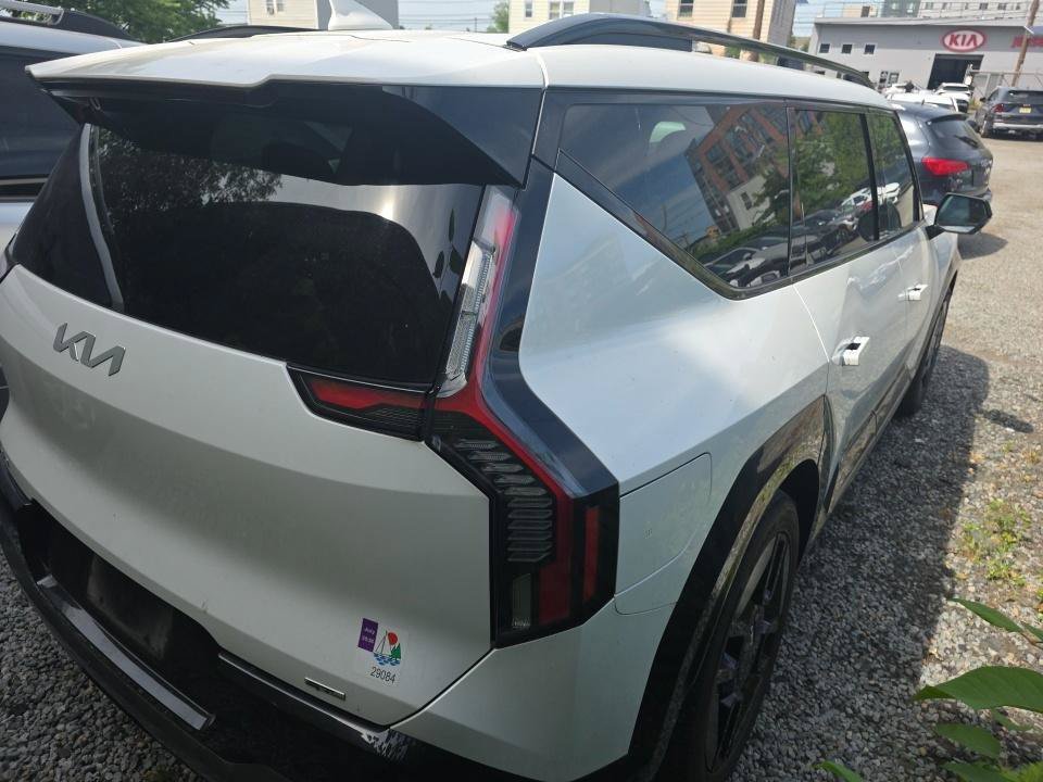 Certified 2024 Kia EV9 GT-Line AWD/4WD image 8