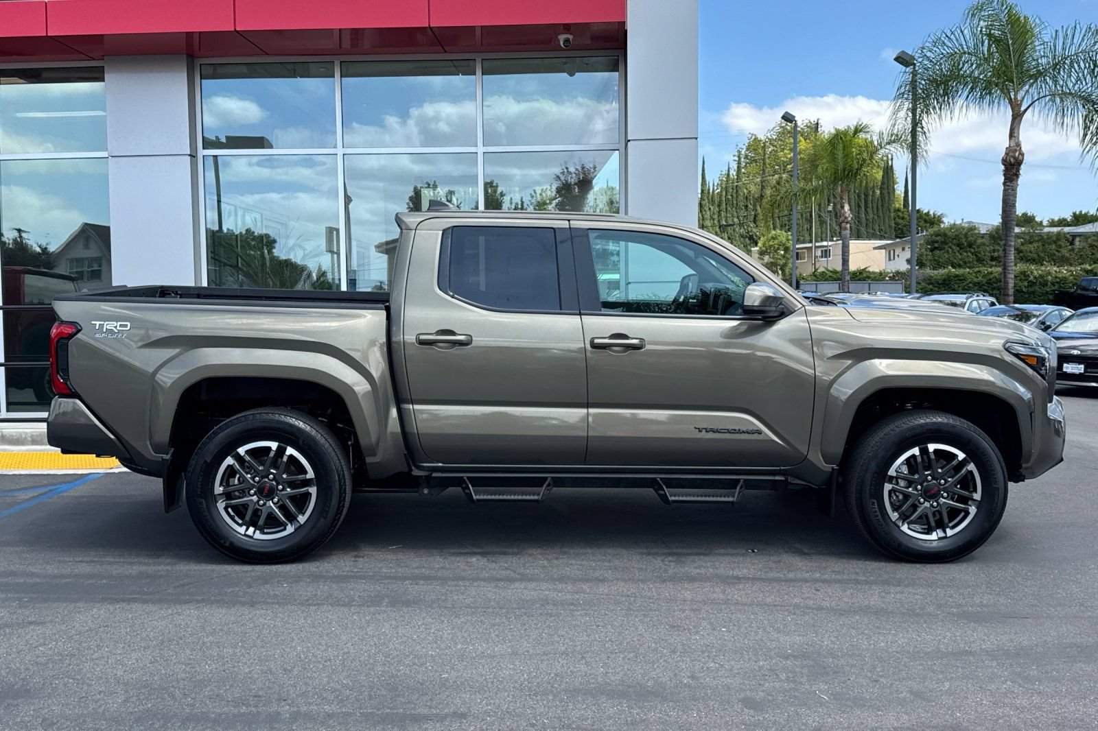 Certified 2024 Toyota Tacoma TRD Sport AWD/4WD image 4
