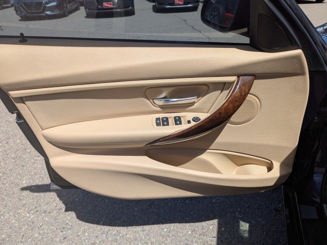 Used 2014 BMW 320i Sedan RWD image 9