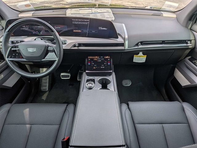 New 2027 Cadillac Vistiq Sport w/ LPO, Floor Liner Package AWD/4WD image 17