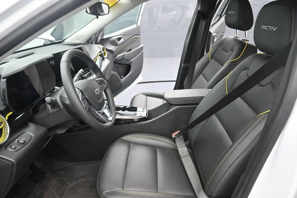 Used 2024 Chevrolet Trax ACTIV w/ Sunroof Package FWD image 17