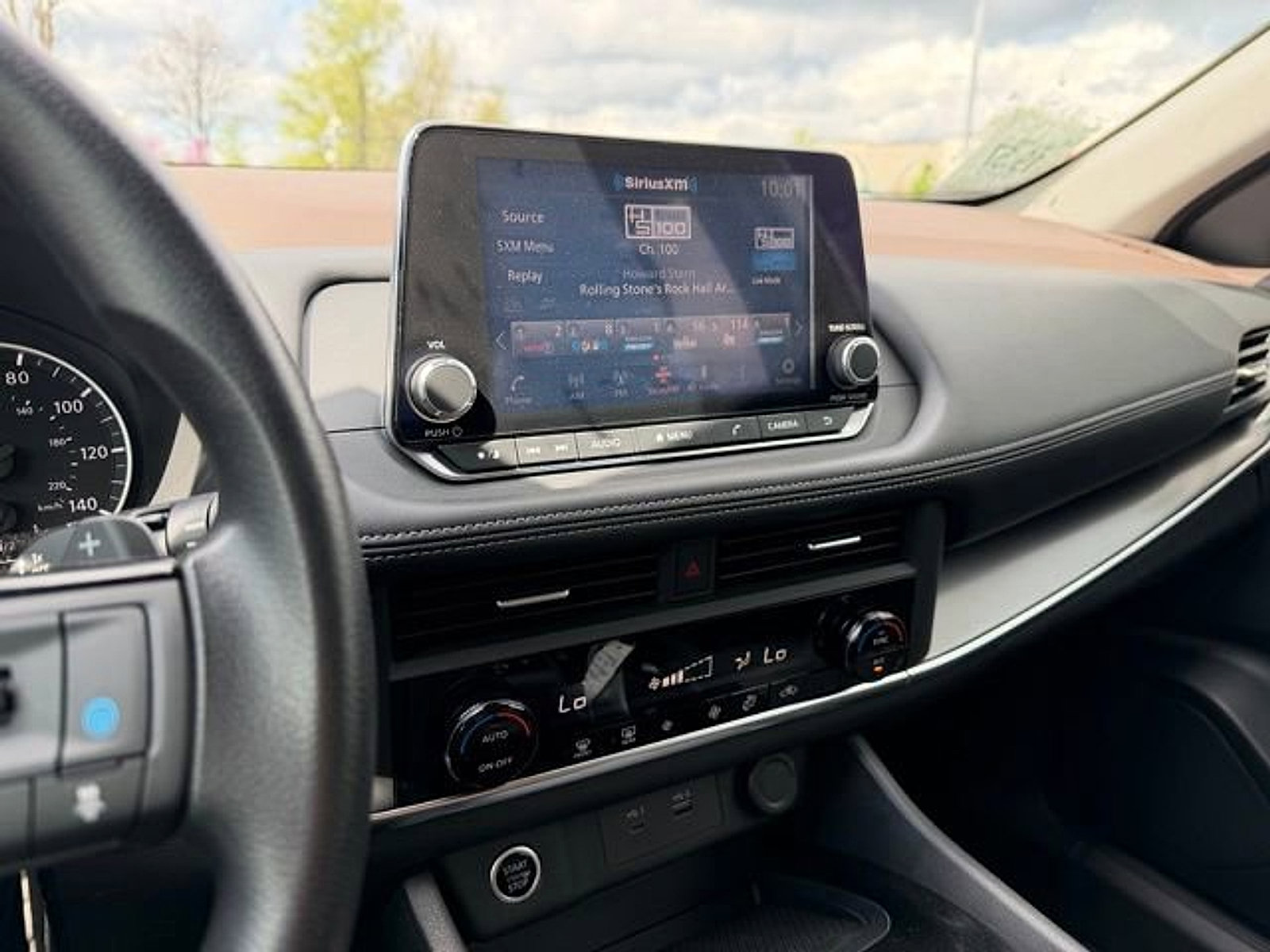 Used 2023 Nissan Rogue SV AWD/4WD image 16